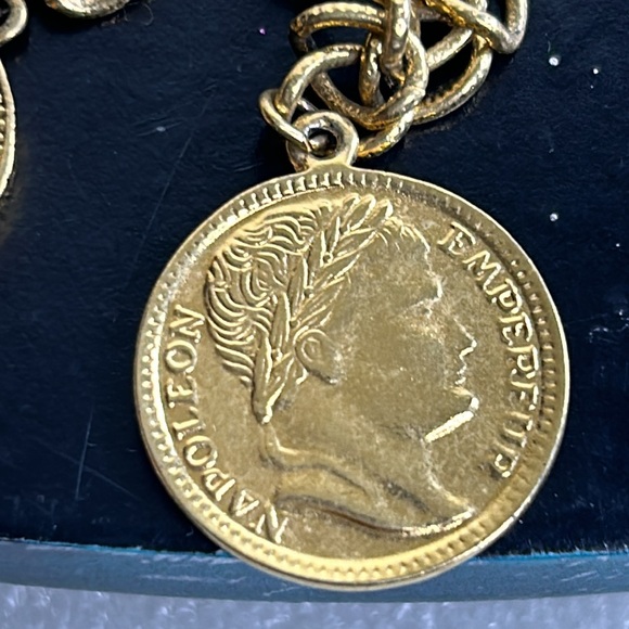 Gold Tone Coin Charm Bracelet Chunky Napoleon Queen Elizabeth United States 7.5" - Picture 13 of 16